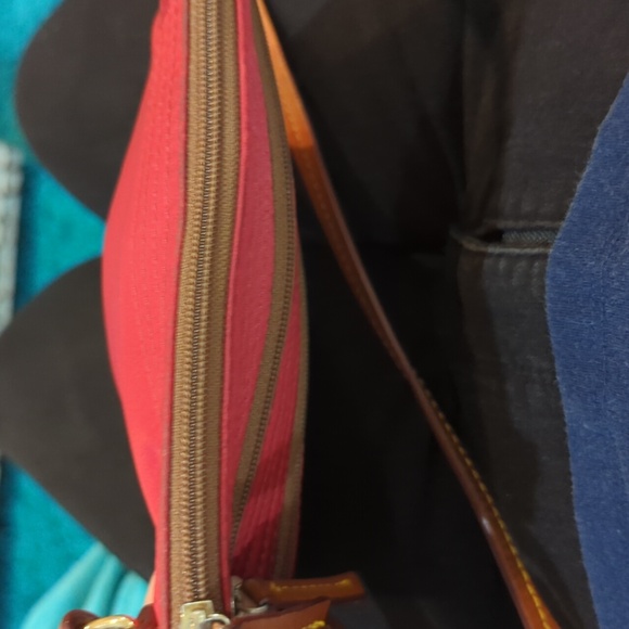 Dooney & Bourke red nylon crossbody - Picture 4 of 10